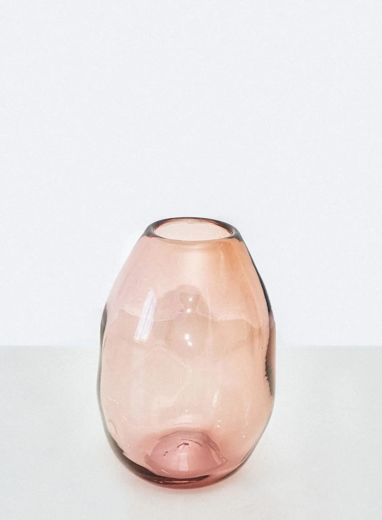SUSAN BIJL Kitchen & Tableware^Addled Vase Coca, Large, Nienke Sikkema - Rira Objects