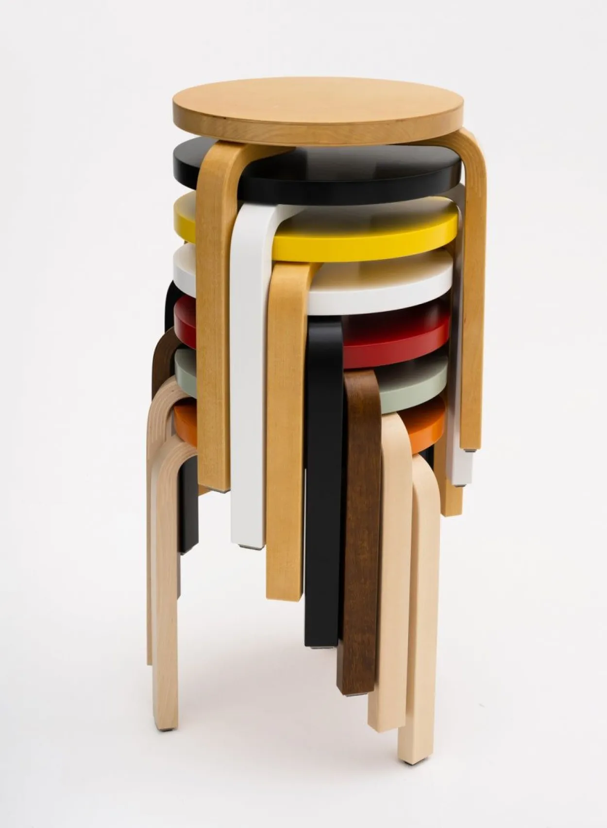 SUSAN BIJL Meubels^Stool 60, Legs Honey, Seat Honey - Artek