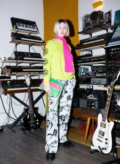 SUSAN BIJL The New Pouch^The New Pouch Greenscreen & Fluo Pink Medium